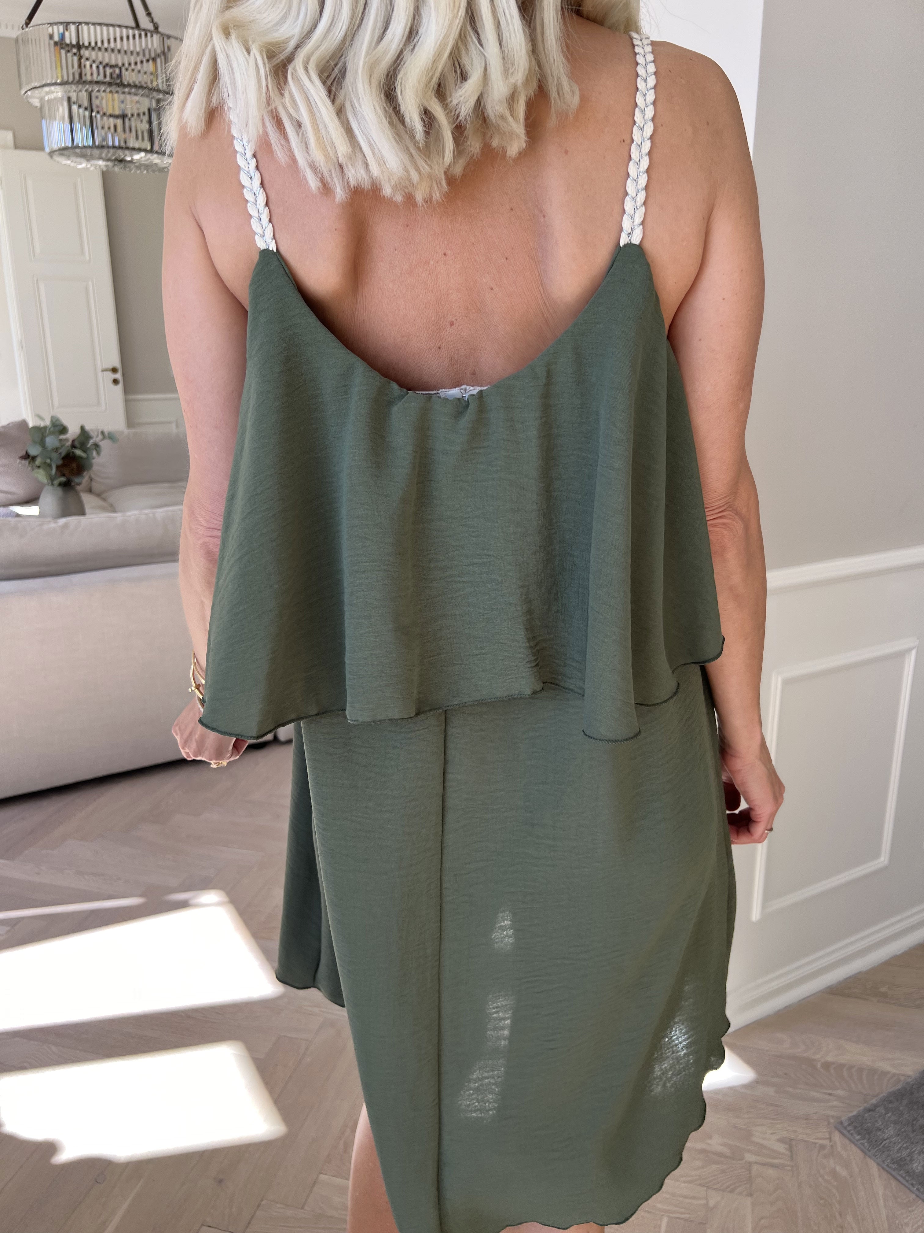 Blanca - Flæsekjole med flettede stropper